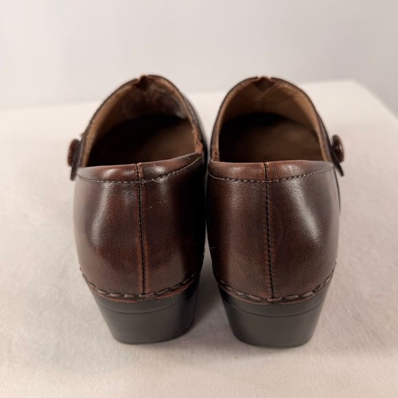 Dansko Solstice Leather Button Strap Slip On Clog Shoe in Brown Size 7 or 37 - Picture 5 of 7
